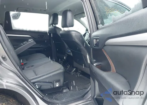 2019 Toyota Highlander Le Plus z USA, uszkodzony, nr VIN 5TDBZRFH7KS932731